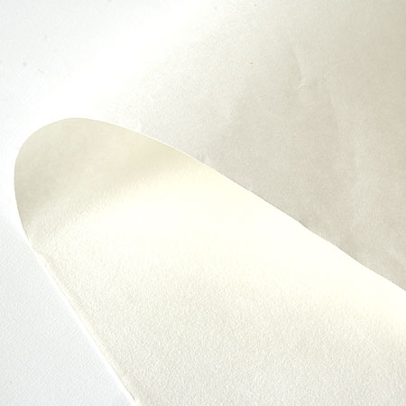 Awagami Silk - papier japonais - feuille 62g/m² - 66x100cm - 4 bords droits